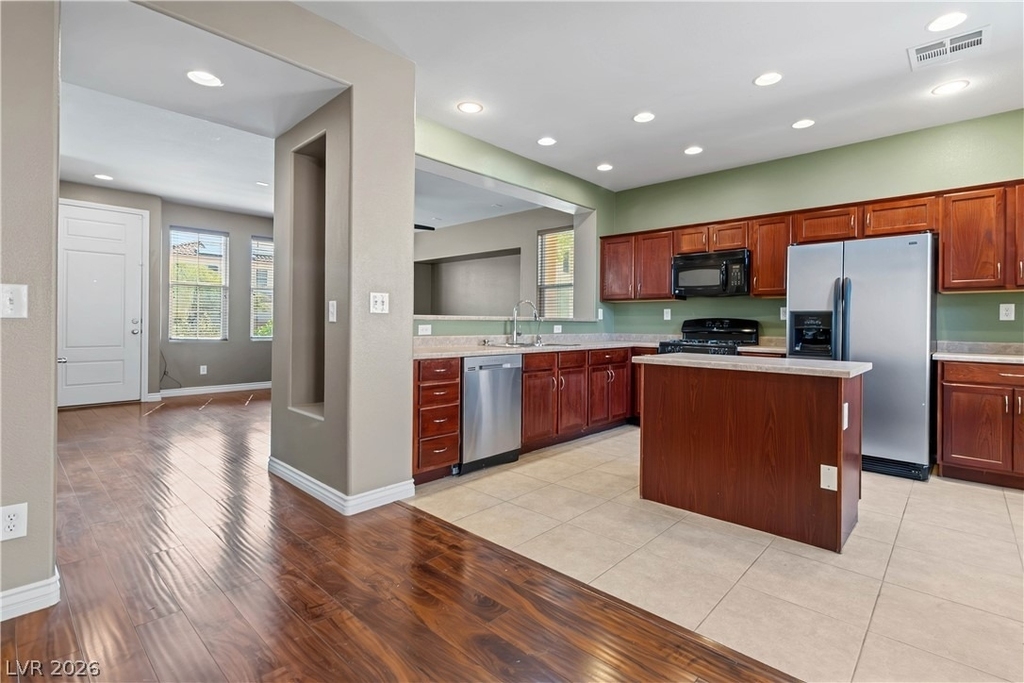 8396 Waylon Avenue - Photo 5