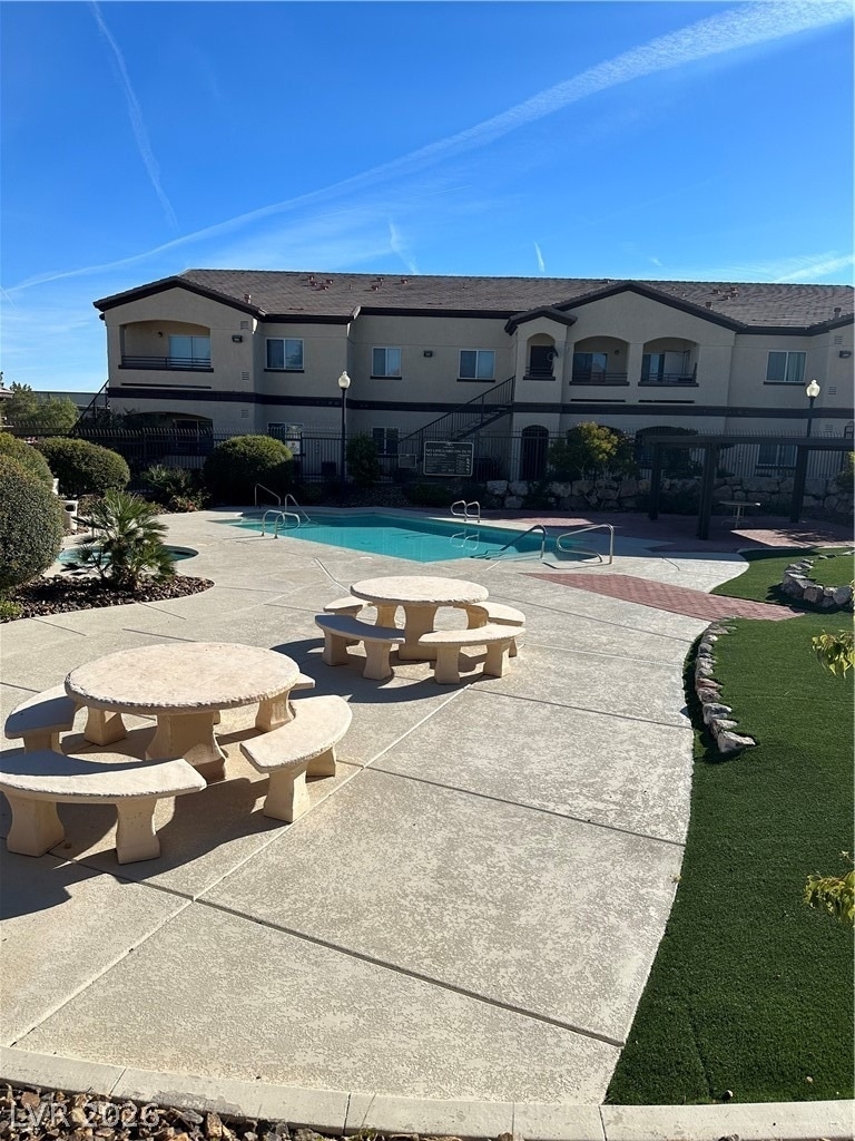 2291 W Horizon Ridge Parkway - Photo 4