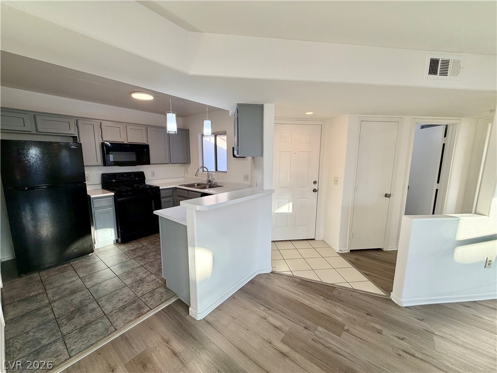 4555 E Sahara Avenue - Photo 2