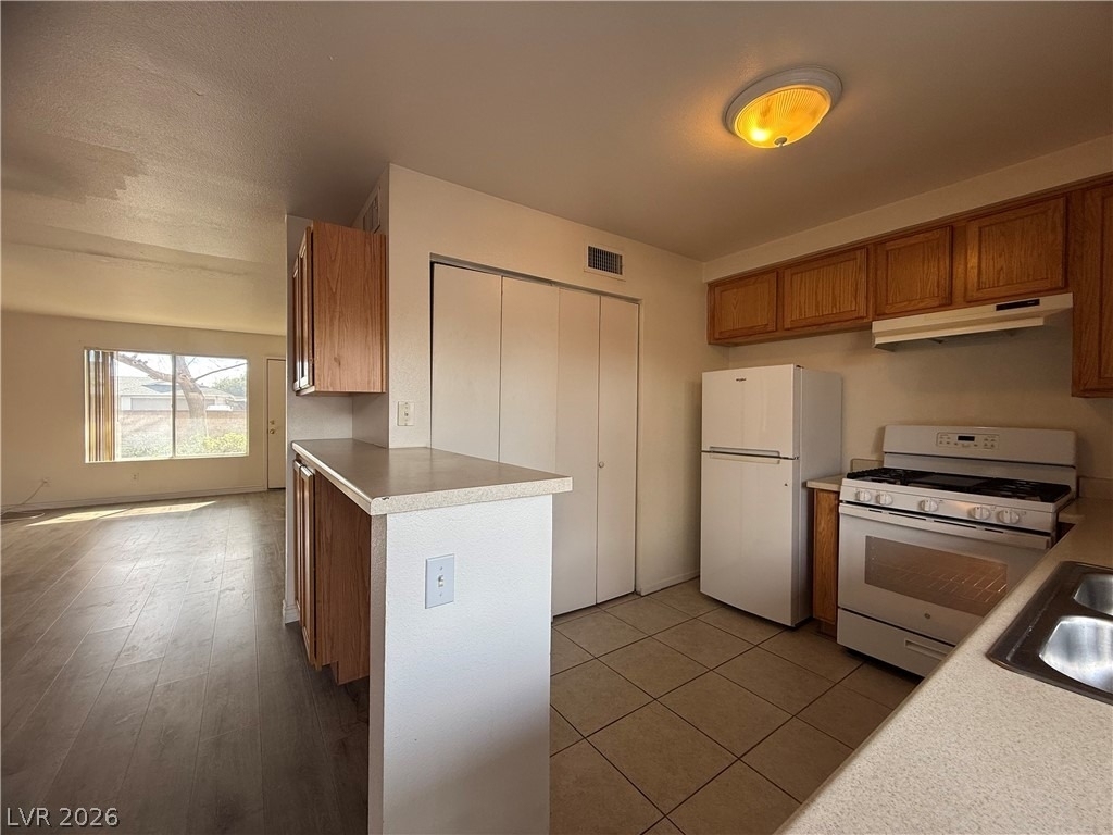 6211 Meadowhaven Lane - Photo 8