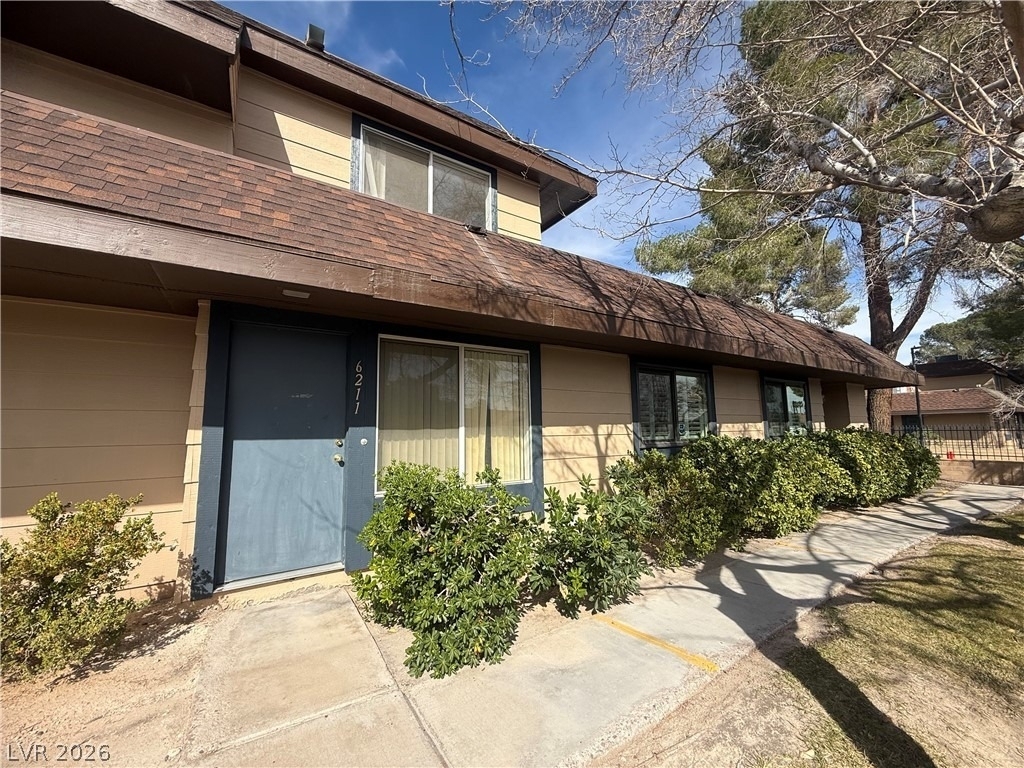 6211 Meadowhaven Lane - Photo 0