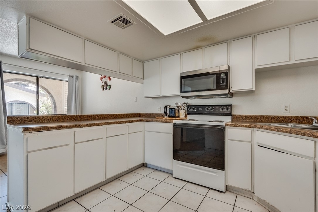 5829 Smoke Ranch Road - Photo 19