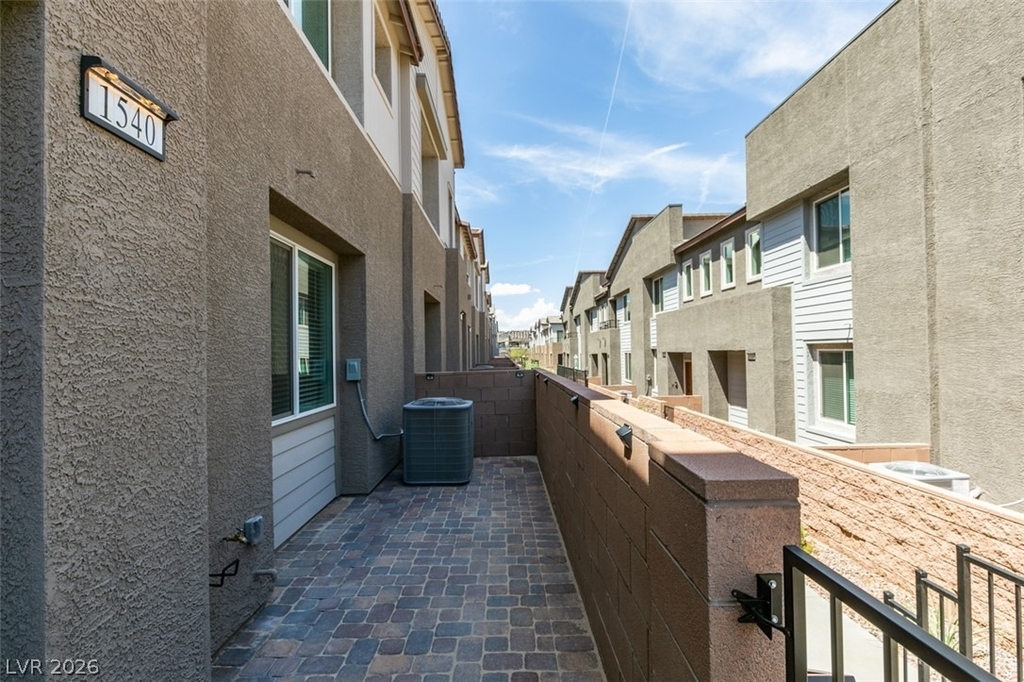 1540 Maya Crossing Avenue - Photo 2