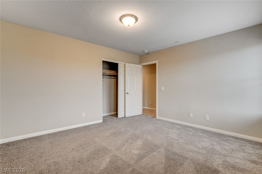 2878 Tremont Avenue - Photo 25