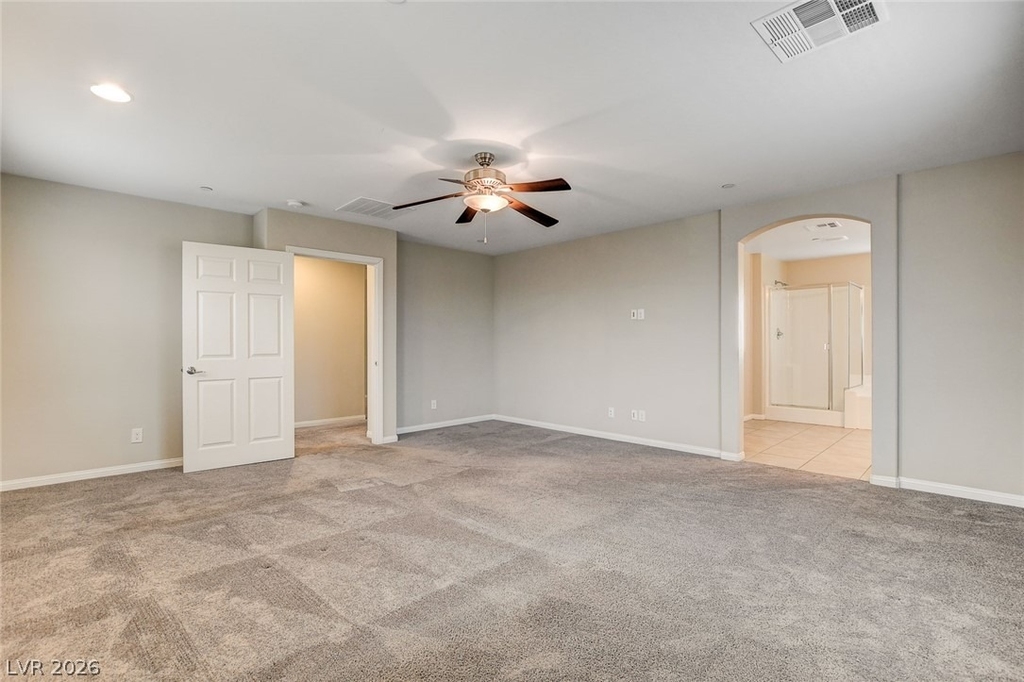 2878 Tremont Avenue - Photo 16