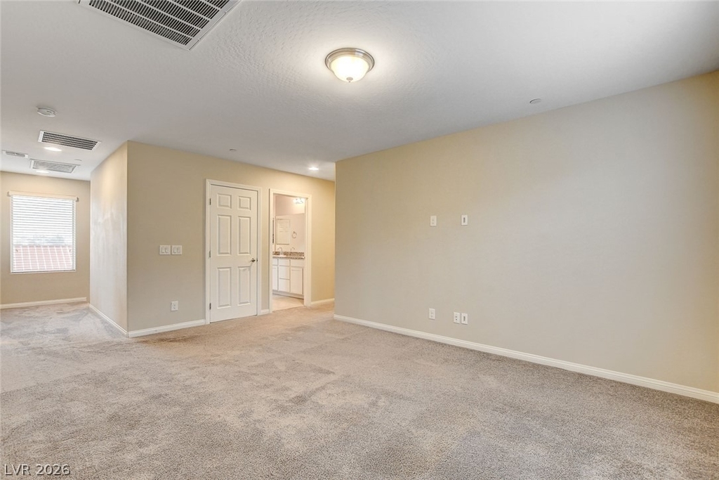 2878 Tremont Avenue - Photo 13