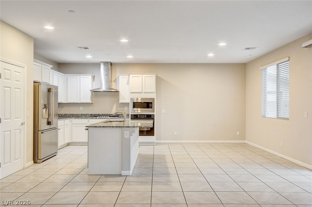 2878 Tremont Avenue - Photo 5