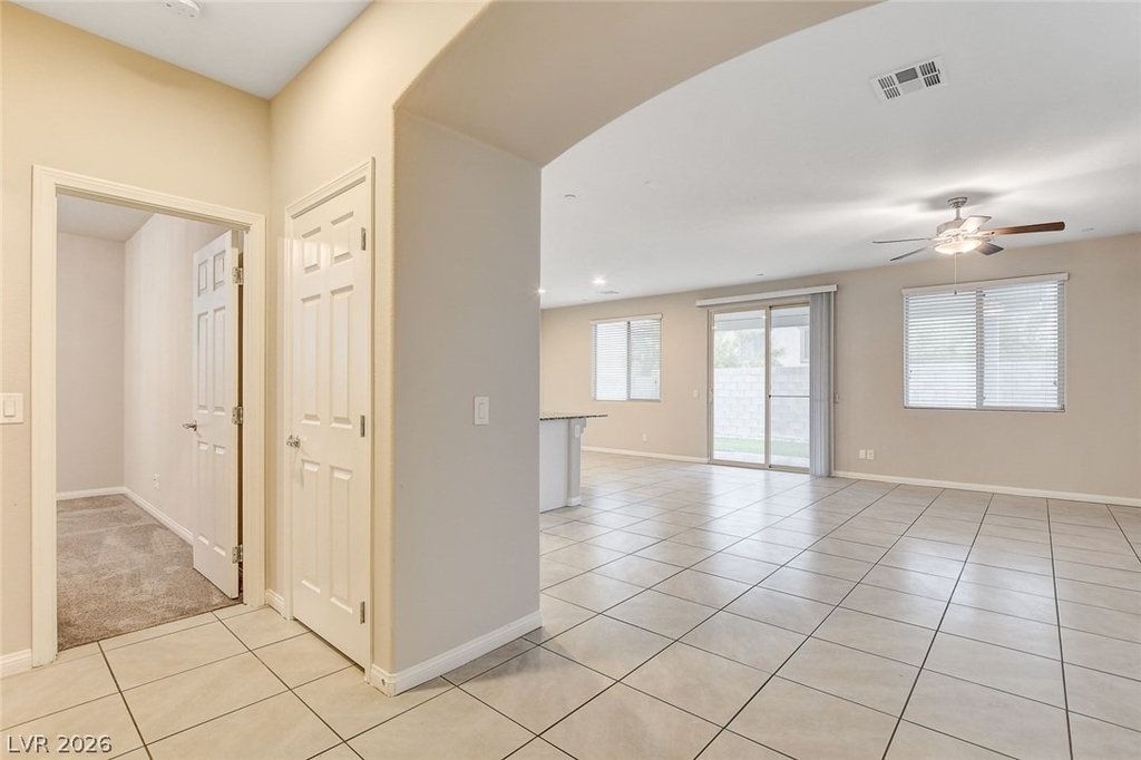 2878 Tremont Avenue - Photo 8