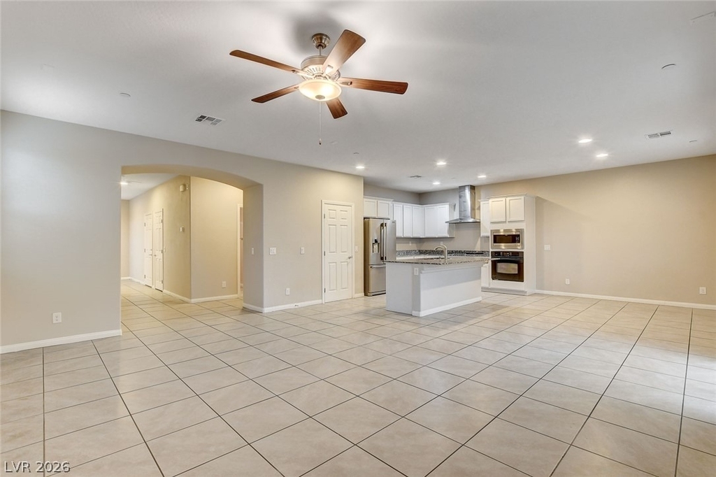 2878 Tremont Avenue - Photo 4
