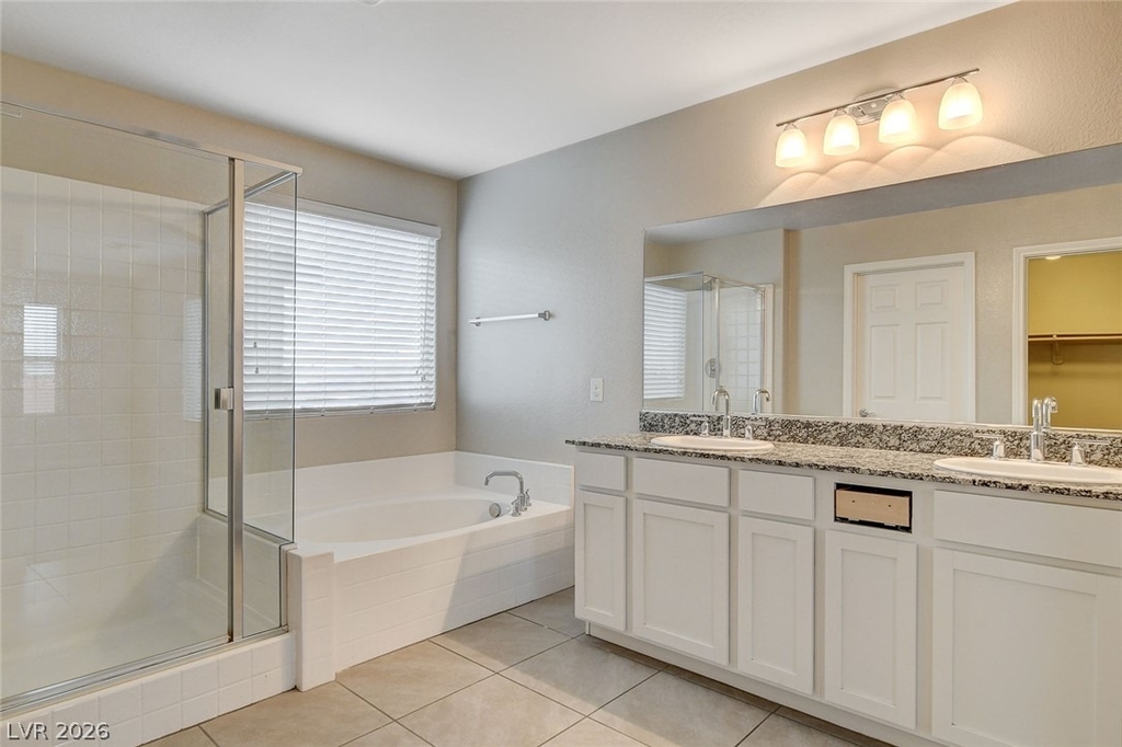 2878 Tremont Avenue - Photo 17