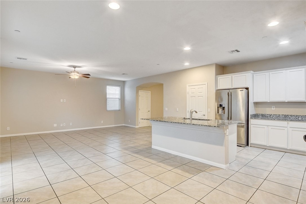 2878 Tremont Avenue - Photo 2