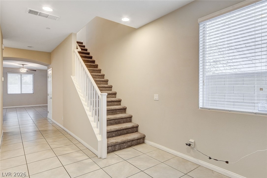 2878 Tremont Avenue - Photo 12