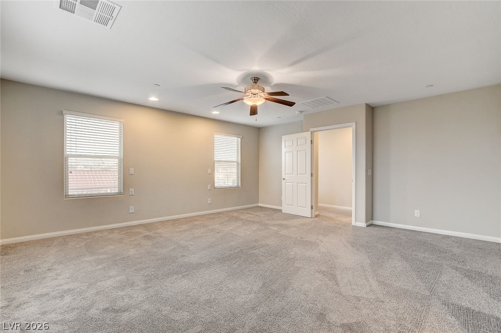 2878 Tremont Avenue - Photo 15