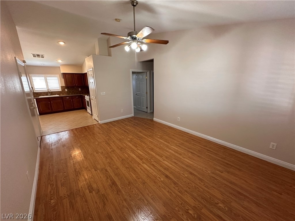 1480 Amitola Avenue - Photo 3