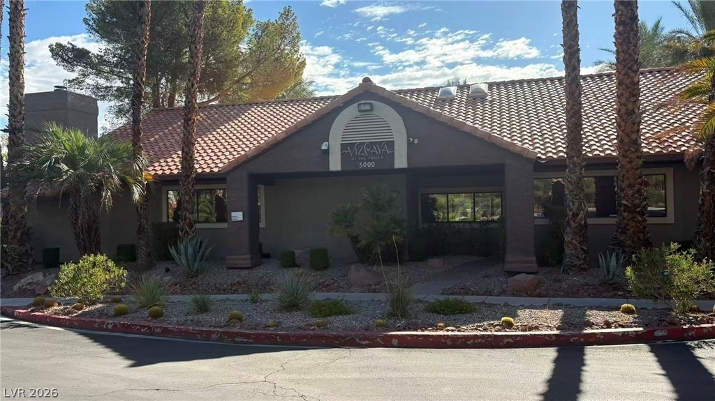 5038 S Rainbow Bl Boulevard - Photo 0