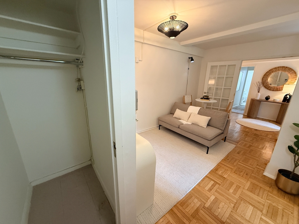 STUYVESANT TOWN - Photo 1