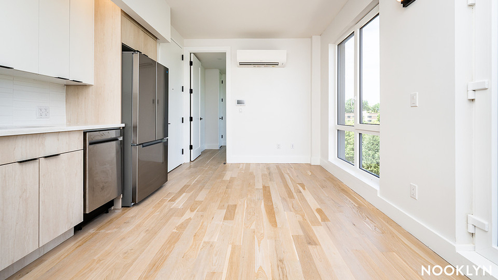 193 graham ave - Photo 15