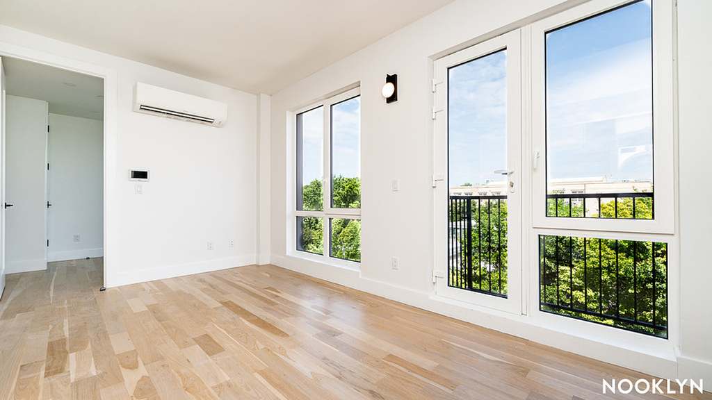 193 graham ave - Photo 12