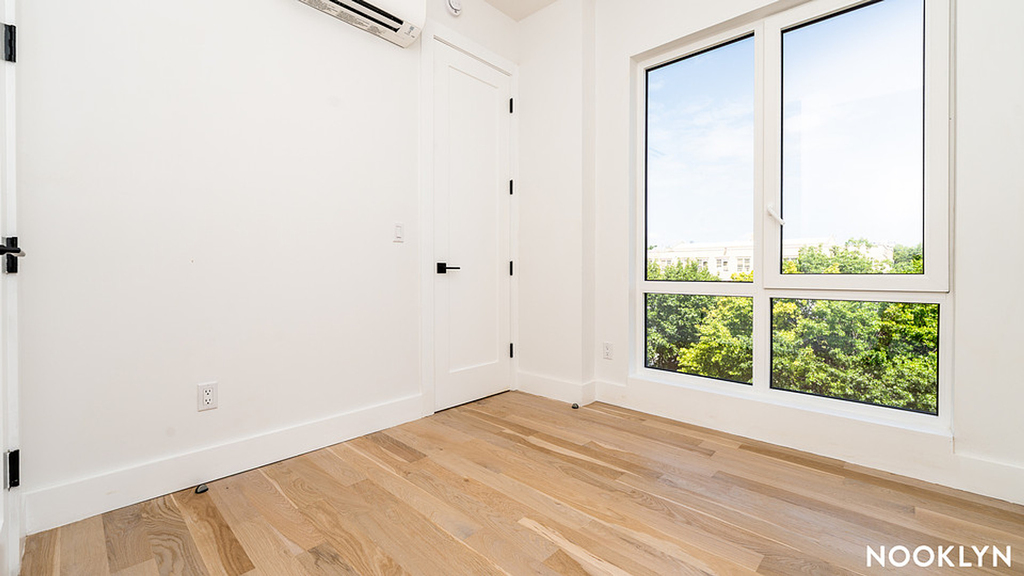 193 graham ave - Photo 7