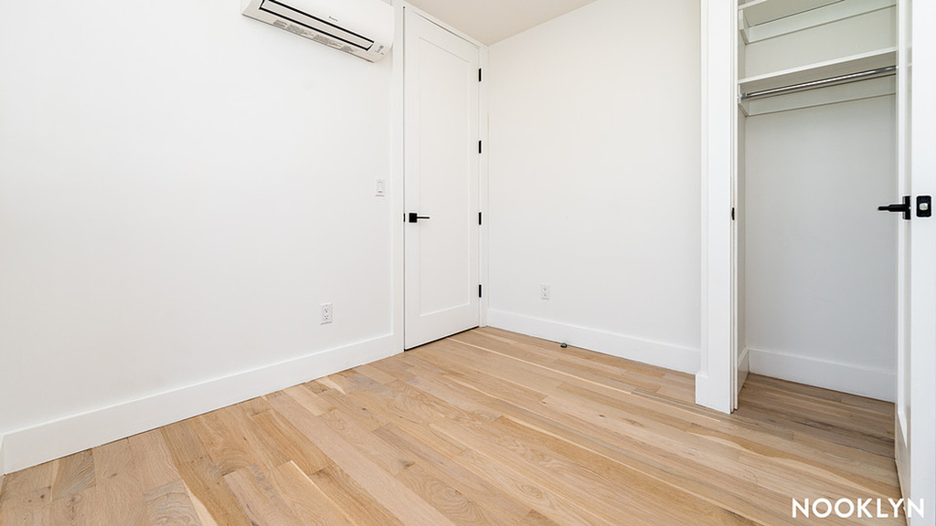 193 graham ave - Photo 6