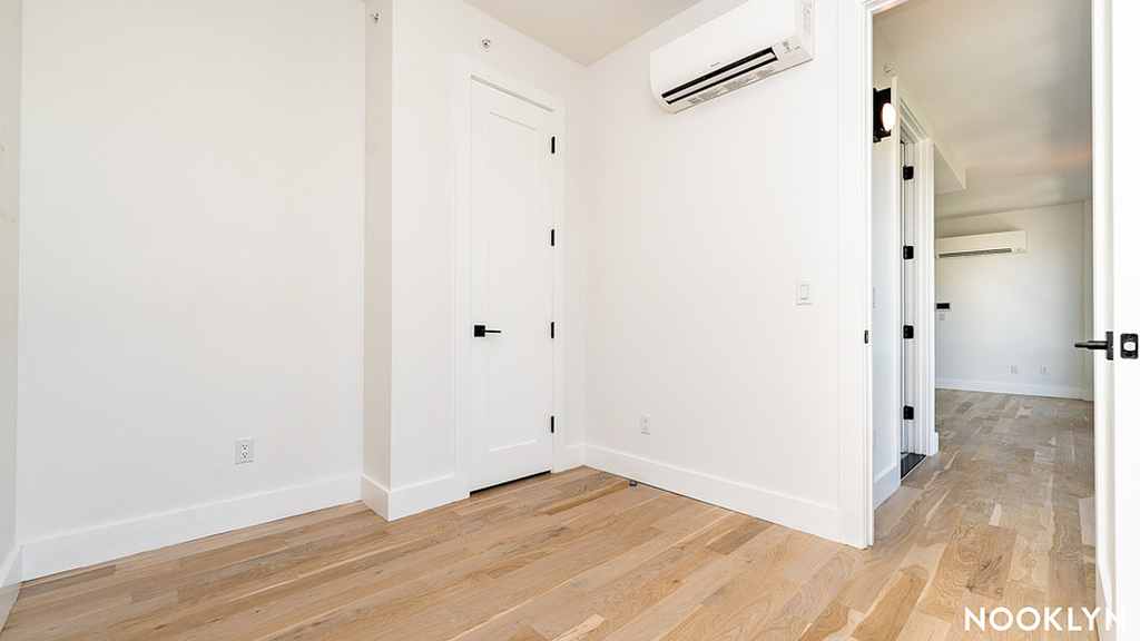 193 graham ave - Photo 16