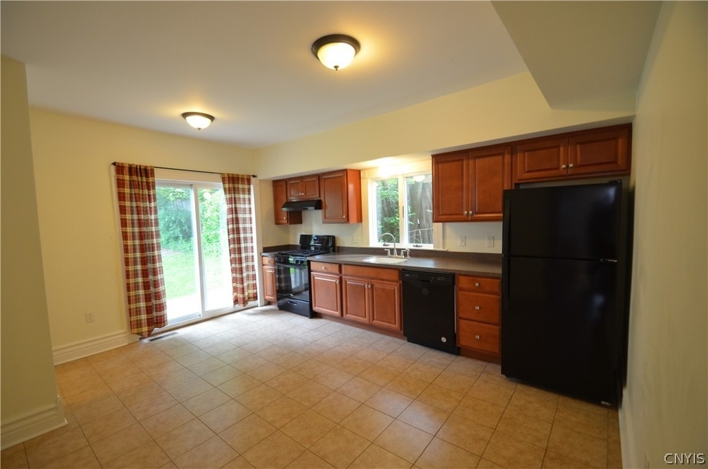 359 Green Street - Photo 3