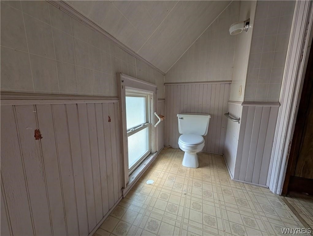325 Box Ave (upper) Avenue - Photo 10