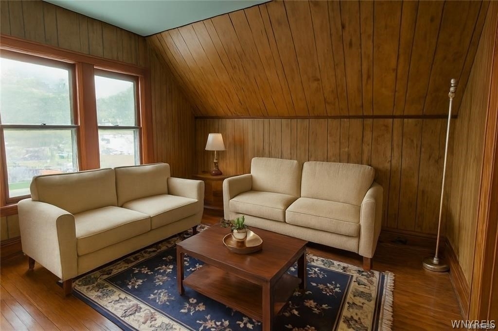 325 Box Ave (upper) Avenue - Photo 5