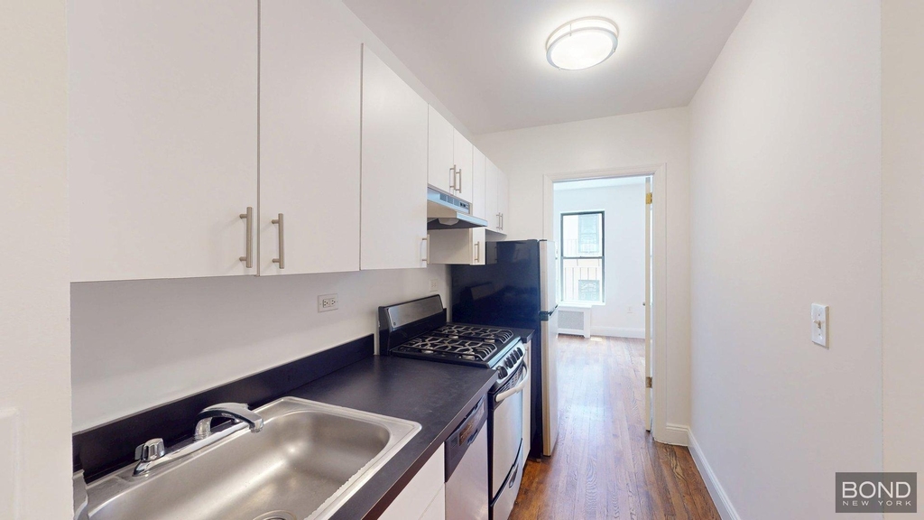 East 89th Street - Photo 2