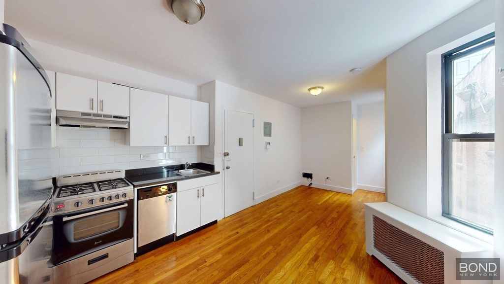 East 87th Street - Photo 0