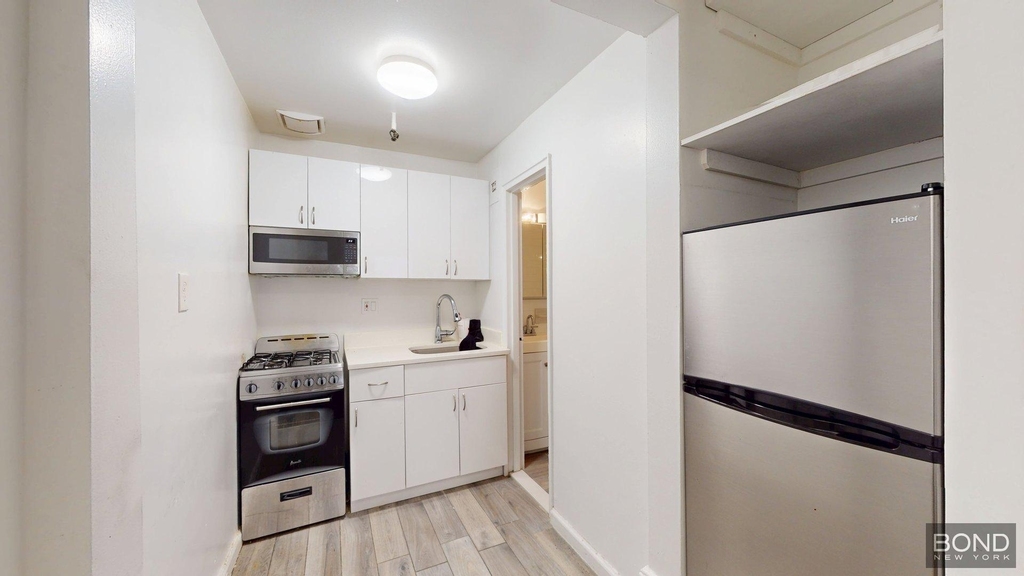 Madison Avenue - Photo 1