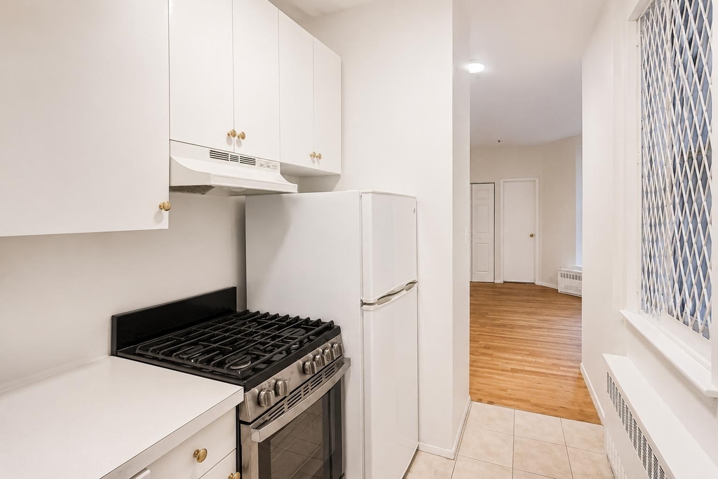 953 Amsterdam Avenue - Photo 3