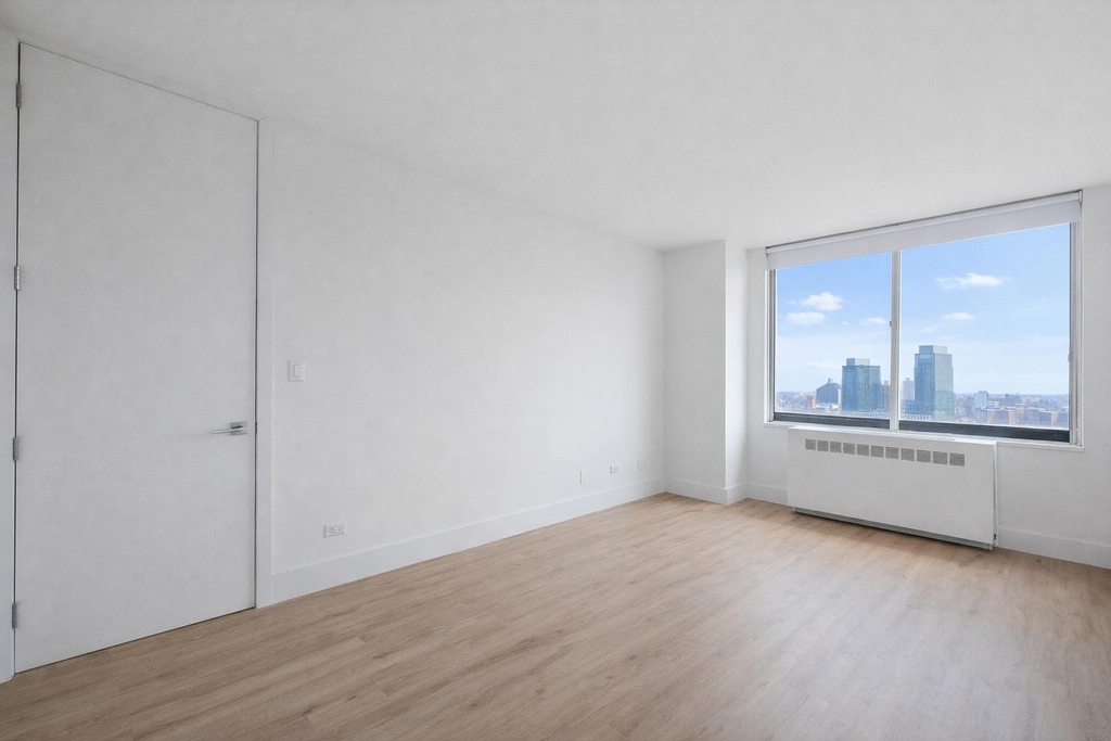 1735 York Avenue - Photo 6