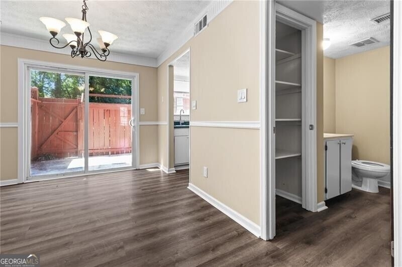 392 Northdale Court - Photo 7