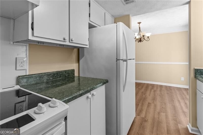 392 Northdale Court - Photo 13
