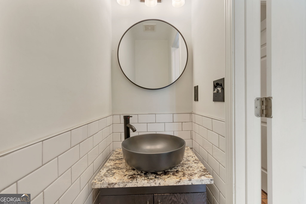 2055 Amberly Glen Way - Photo 10