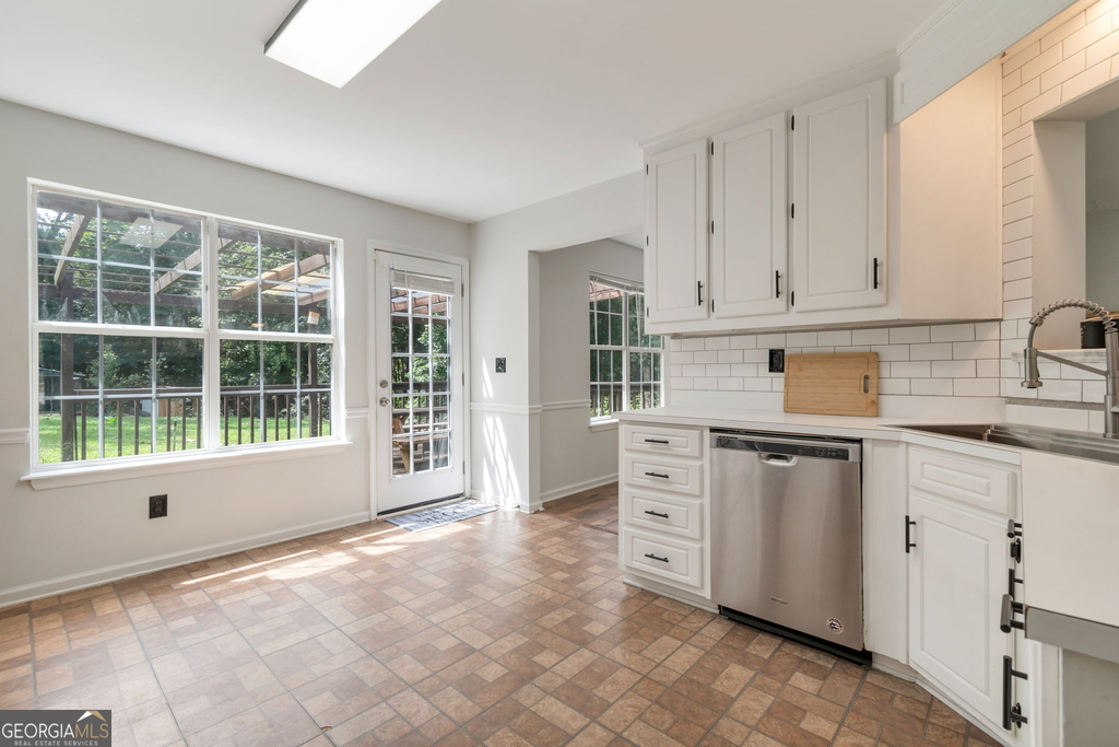 2055 Amberly Glen Way - Photo 5