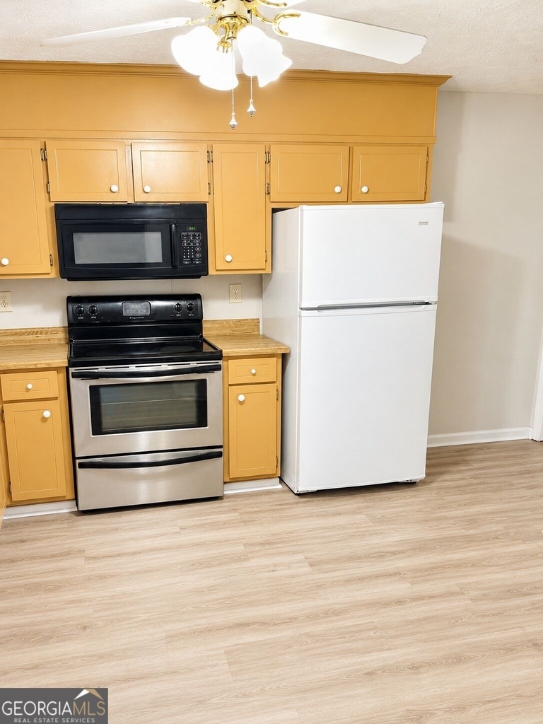 341 Freeport Drive - Photo 2