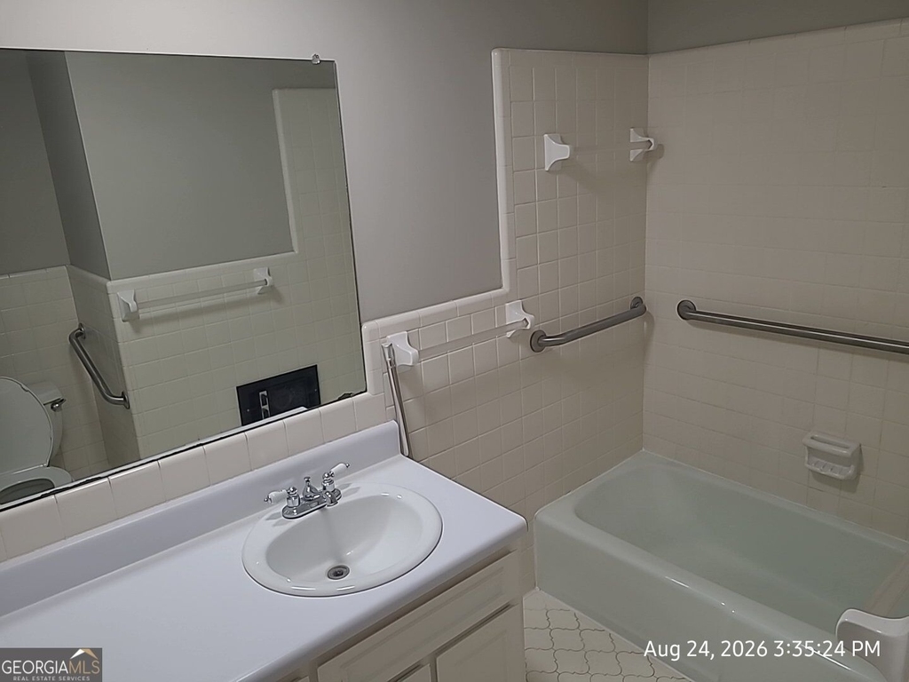 563 Pinehill Road - Photo 1