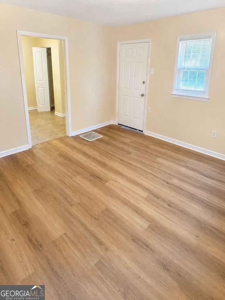 93 Forest Road - Photo 7