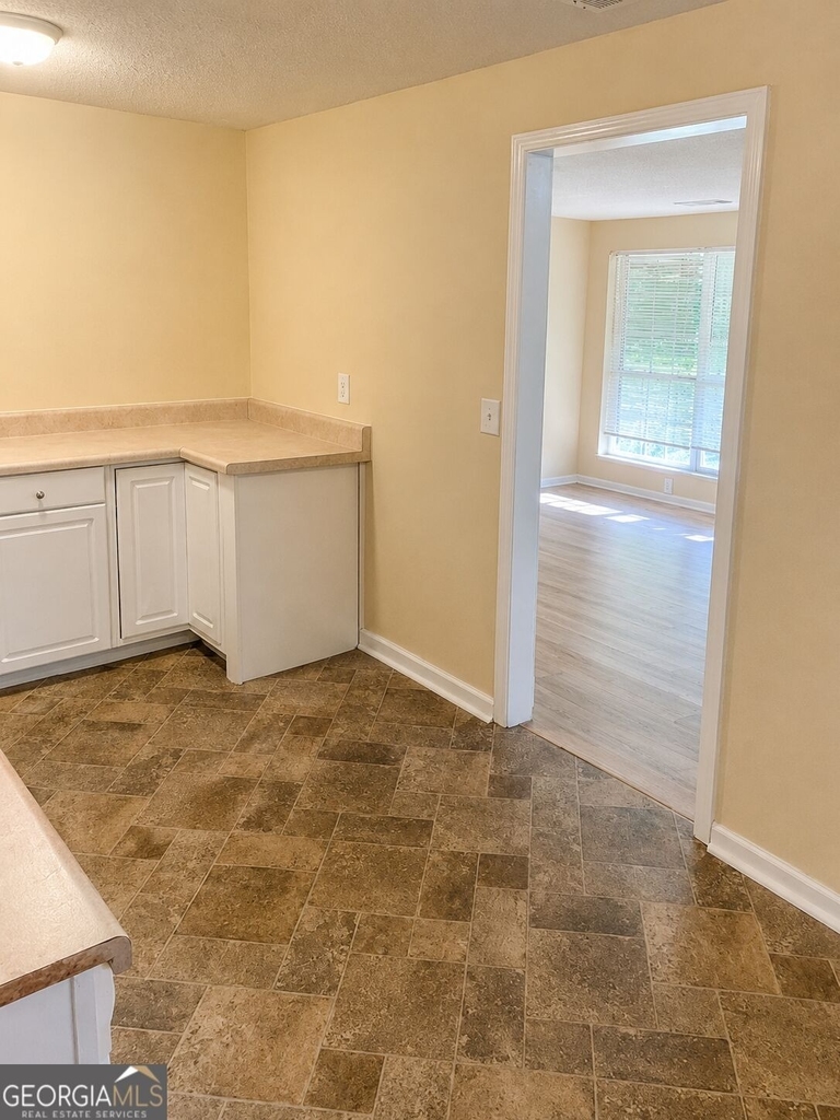 93 Forest Road - Photo 6