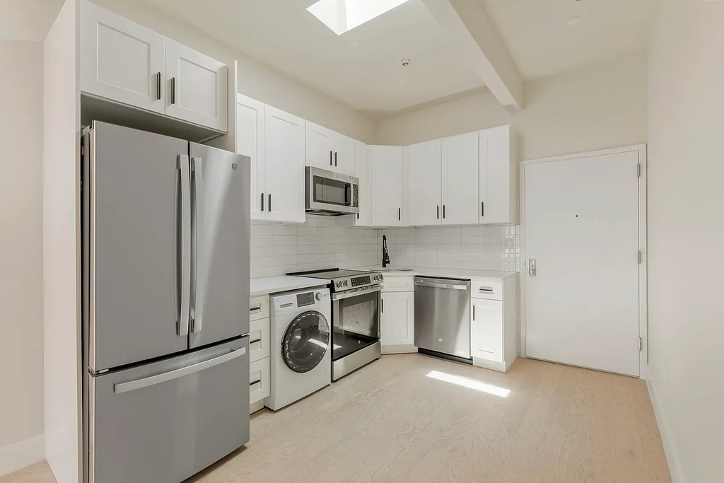 2111 Regent Place #2F - Photo 4