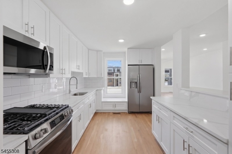 116 Valley St - Photo 0