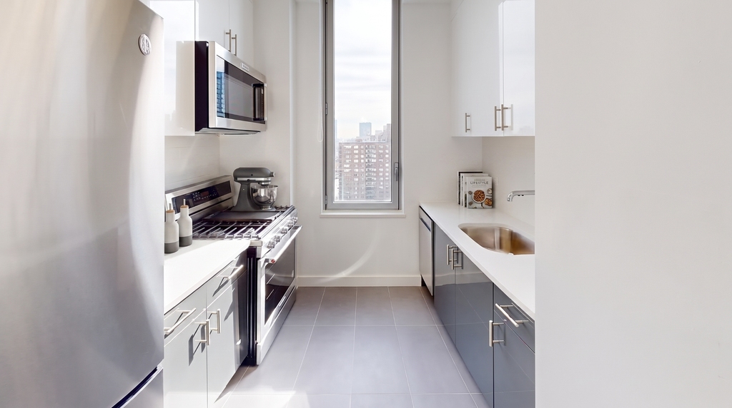 801 Columbus Avenue - Photo 2