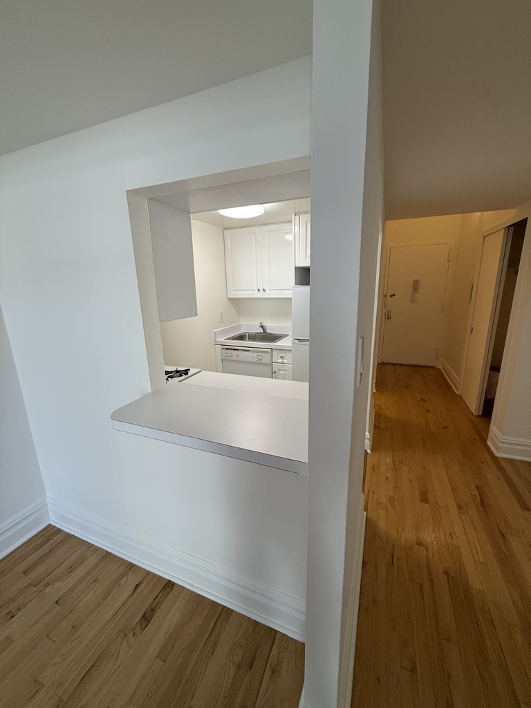 1 Astor Place - Photo 5