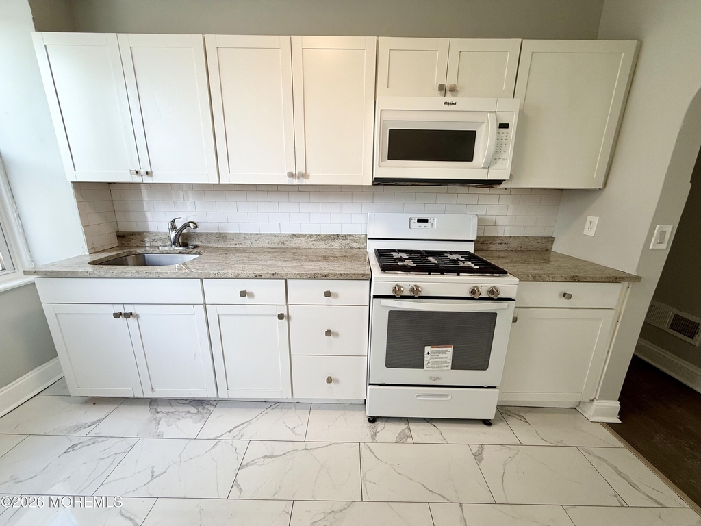 37 2nd Avenue - Photo 0