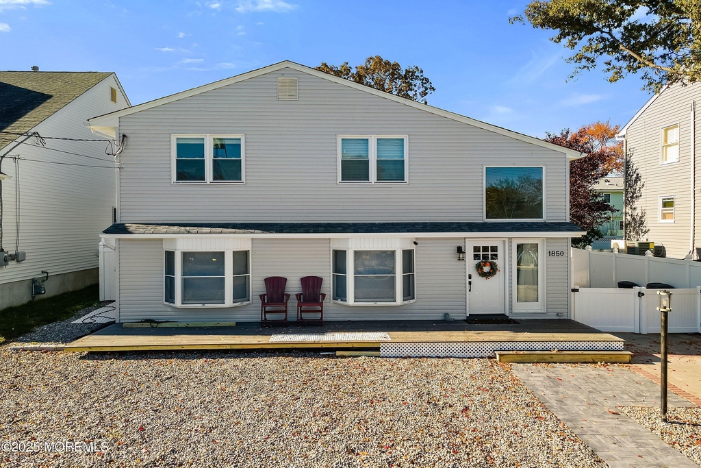 1850 Shore Boulevard - Photo 3