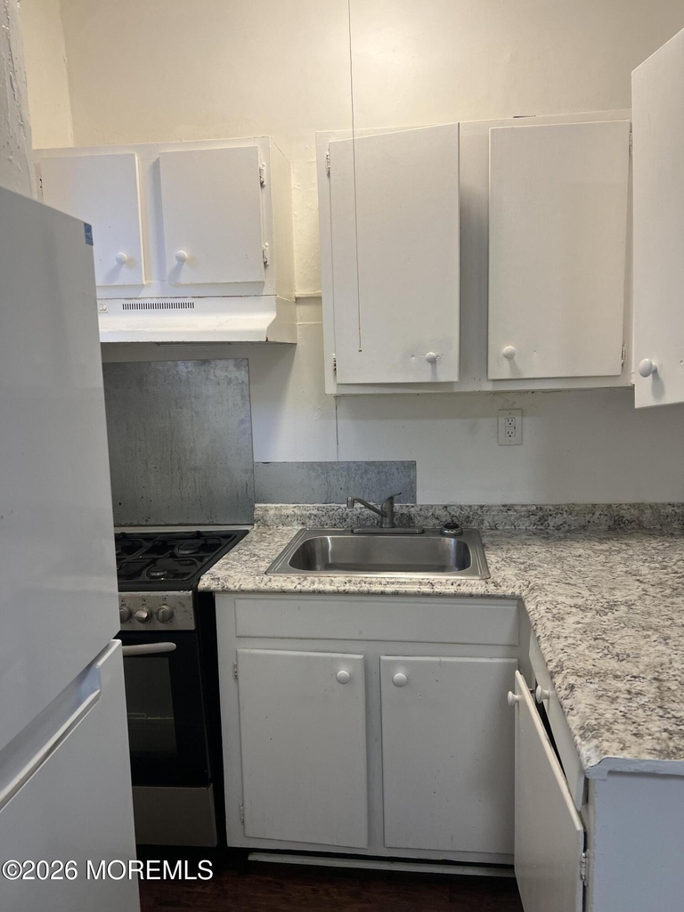 922 4th Avenue - Photo 3