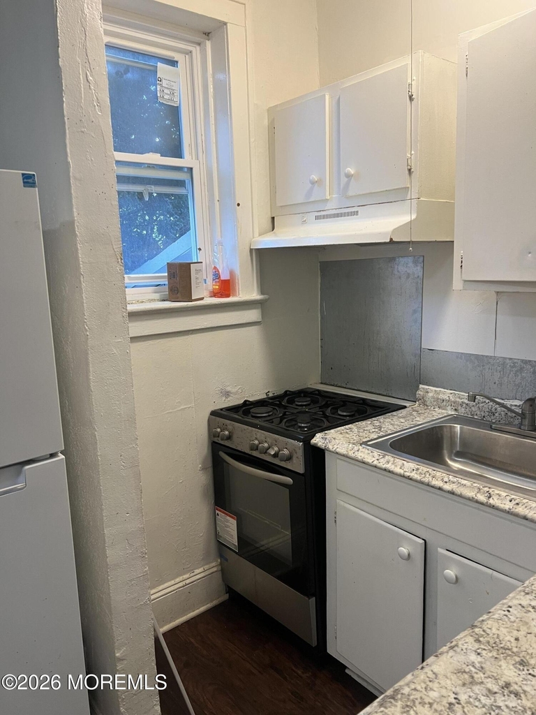 922 4th Avenue - Photo 2