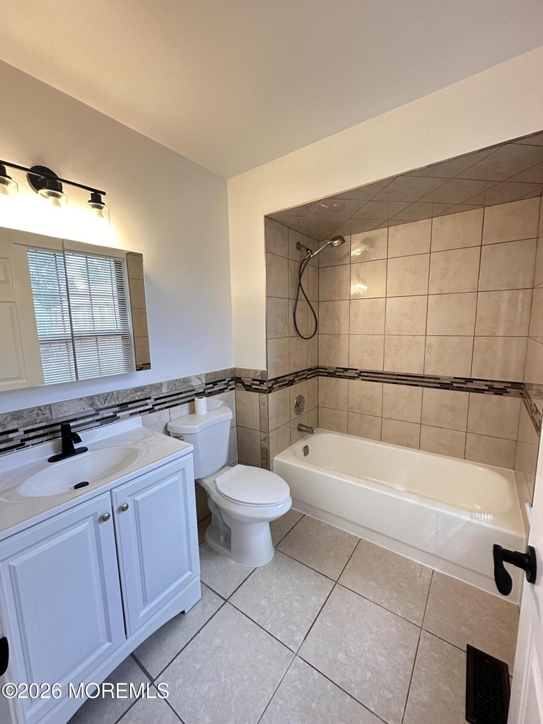 1 Amherst Court - Photo 32